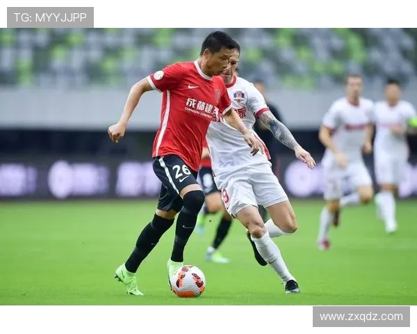 武汉三镇主场鏖战成都蓉城两强相遇激燃中超巅峰对决谁能笑到最后