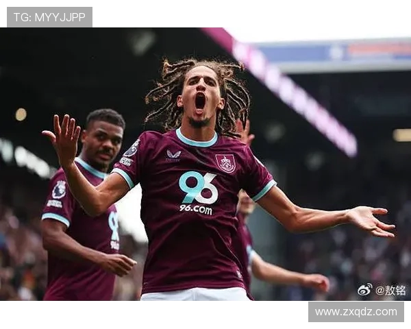 伯恩利与曼联精彩对决录像集锦回顾及精彩瞬间分析